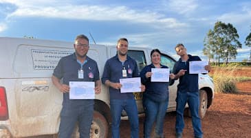 Treinamento prático de direção defensiva off-road 4x4 da JC Refeições